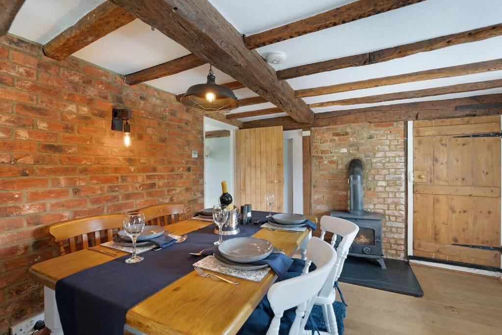 Local Walks Pub Gardens Pet Friendly Landscaped Gardens And Free Private Parking Doddington (Kent) Exterior foto