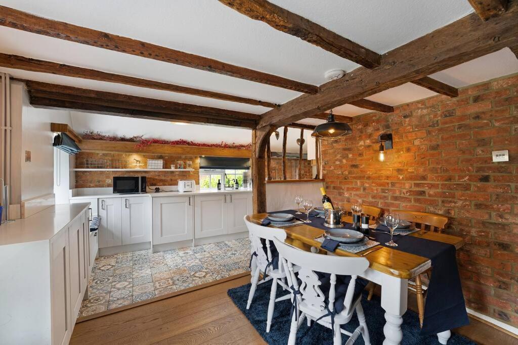 Local Walks Pub Gardens Pet Friendly Landscaped Gardens And Free Private Parking Doddington (Kent) Exterior foto