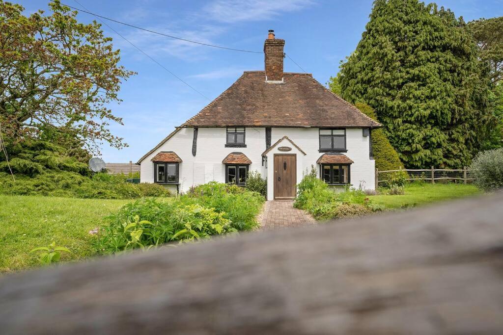 Local Walks Pub Gardens Pet Friendly Landscaped Gardens And Free Private Parking Doddington (Kent) Exterior foto